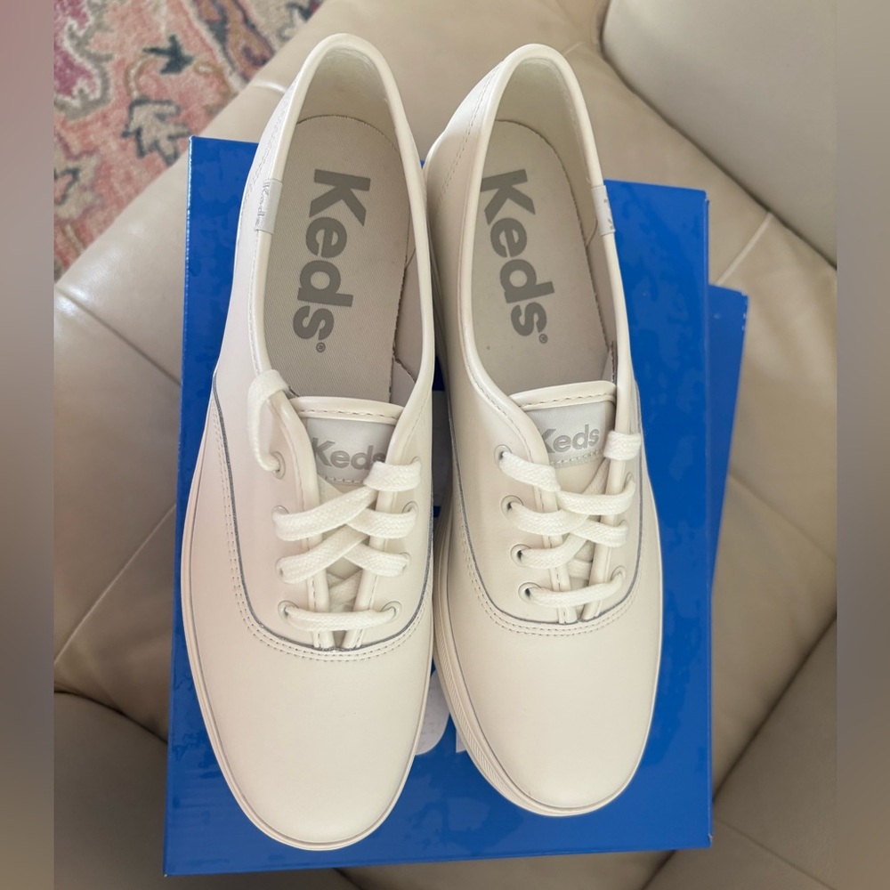 NWT The Platform Lug Lace Up